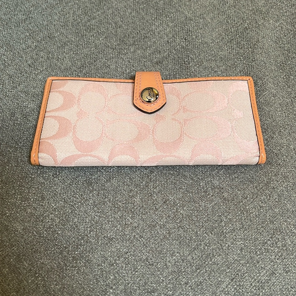 Coach logo pink wallet